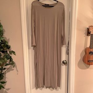 Taupe MIDI layering dress from Nuggles. Size 3XL.